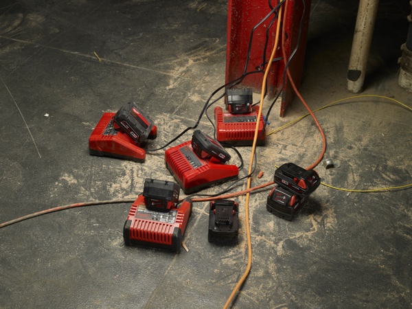 Milwaukee M18 6 pack charger